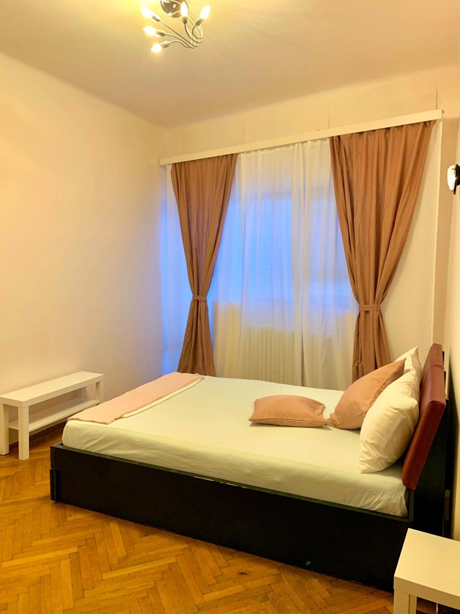 Downtown Unirii Square Private Economy Rooms With Shared Amenities Bucarest Camera foto